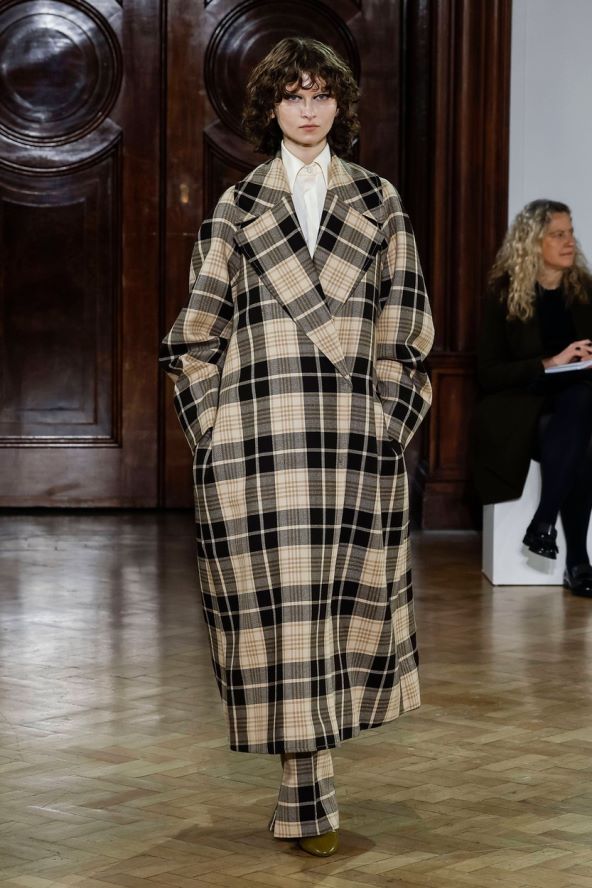 Tartan i karirani uzorci modni trend za blagdane 2023