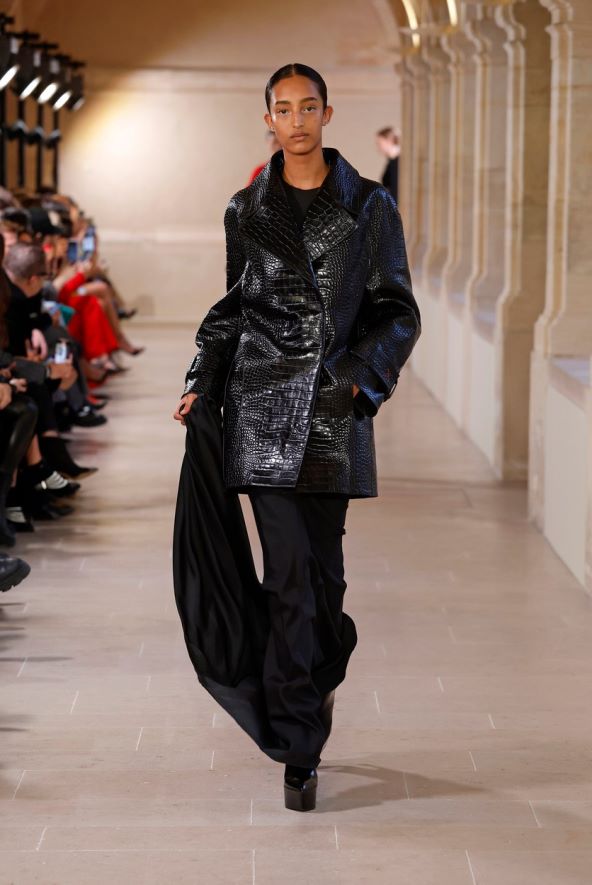 Trendi shearling zimske jakne Victoria Beckham kolekcija jesen 2023