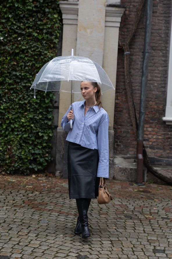 Street style inspiracija kako nositi suknju i čizme