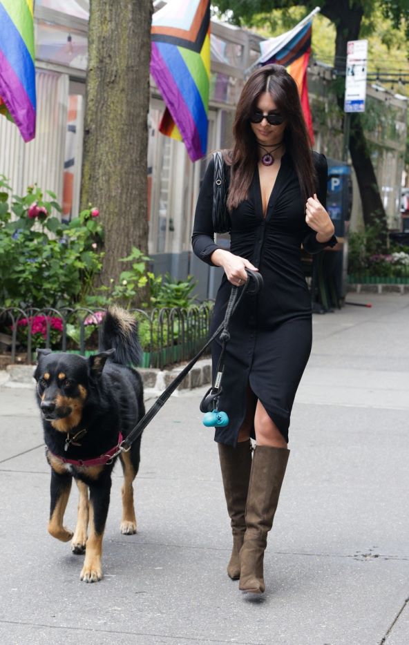 15 modnih kombinacija Emily Ratajkowski street style jesen 2023
