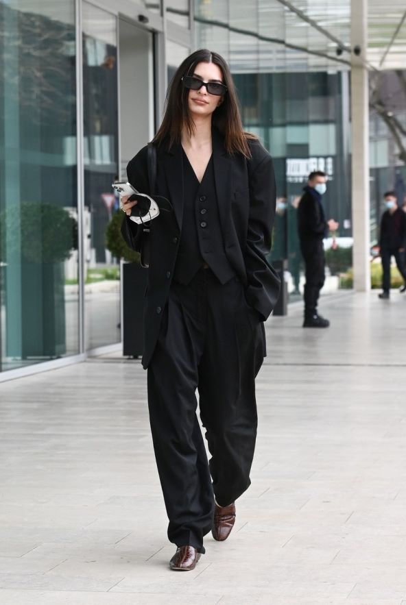 15 modnih kombinacija Emily Ratajkowski street style jesen 2023