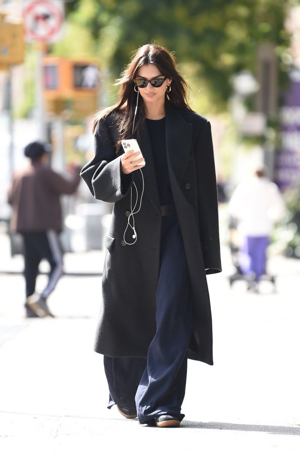 15 modnih kombinacija Emily Ratajkowski street style jesen 2023