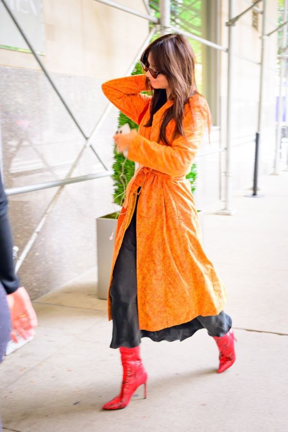 15 modnih kombinacija Emily Ratajkowski street style jesen 2023