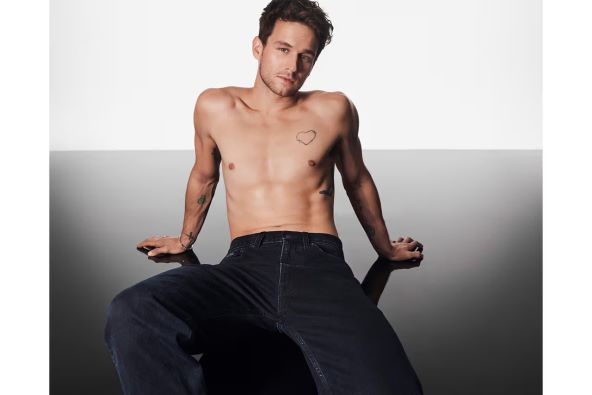 Hailey Bieber je zvijezda Calvin Klein blagdanske kampanje 2023