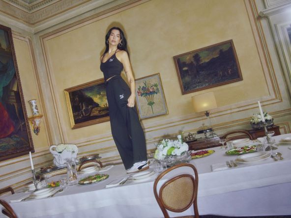 Dua Lipa odlična kampanja za tenisice Puma Palermo