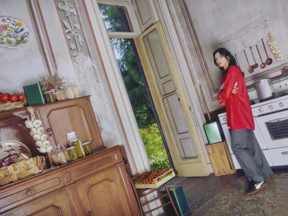 Dua Lipa odlična kampanja za tenisice Puma Palermo