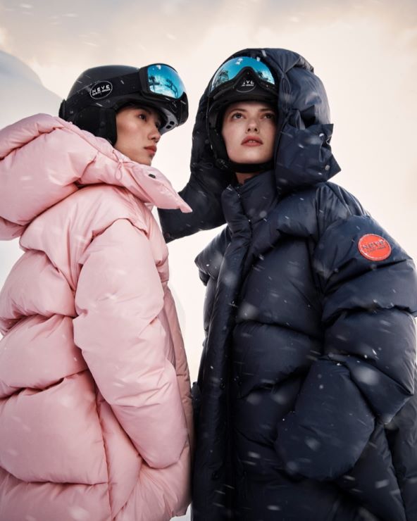 Giorgio Armani Neve kolekcija skijaške i zimske odjeće 2023