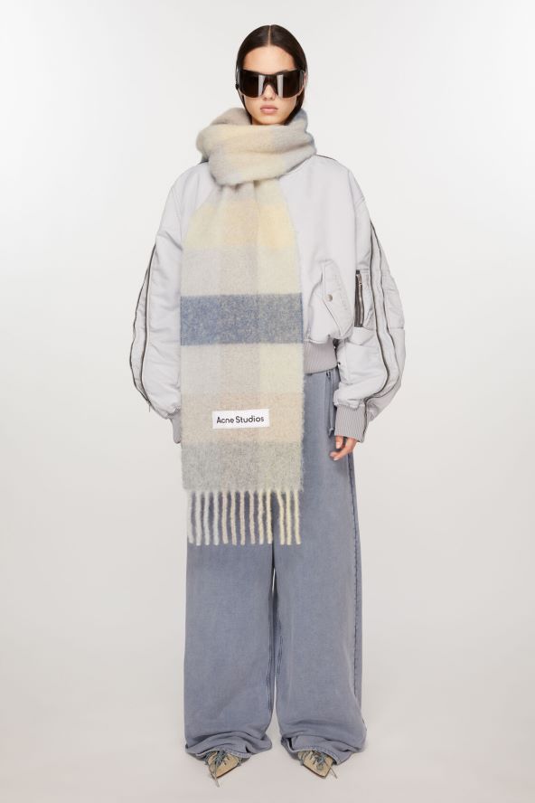 Acne Studios šalovi