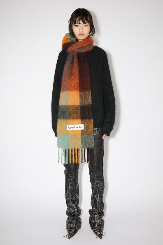 Acne Studios šalovi