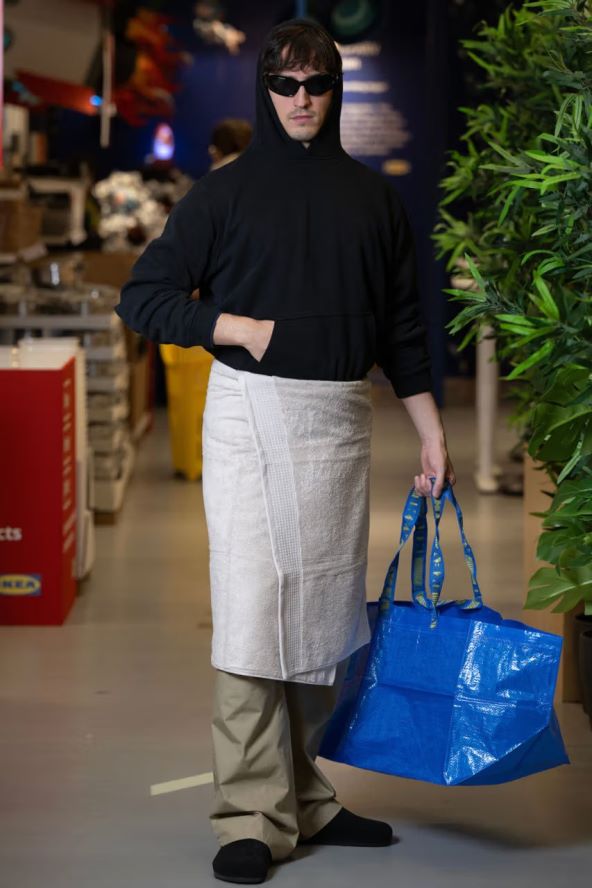 Balenciaga ručnik suknja Ikea odgovor na kampanju