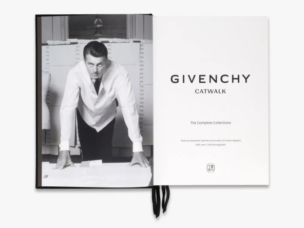 Atraktivna knjiga o visokoj modi Givenchy Catwalk