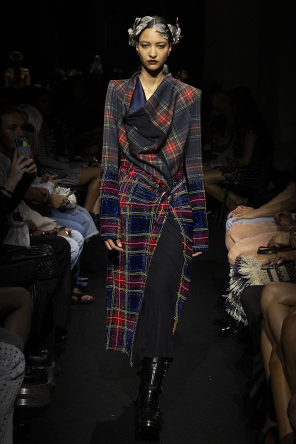 Tartan i karirani uzorci modni trend za blagdane 2023