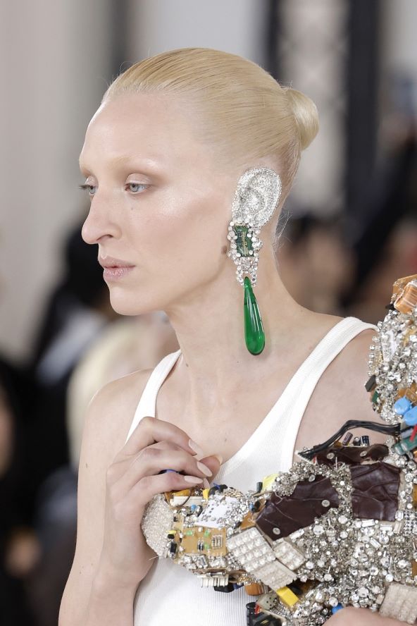 Schiaparelli u velikom stilu otvorio Tjedan vioske mode