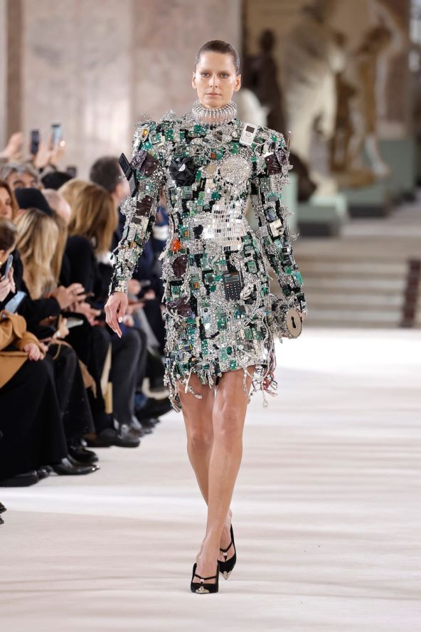 Schiaparelli u velikom stilu otvorio Tjedan vioske mode