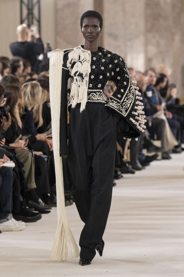 Schiaparelli u velikom stilu otvorio Tjedan vioske mode