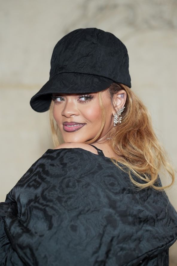 Rihanna nosi Dior modnu kombinaciju