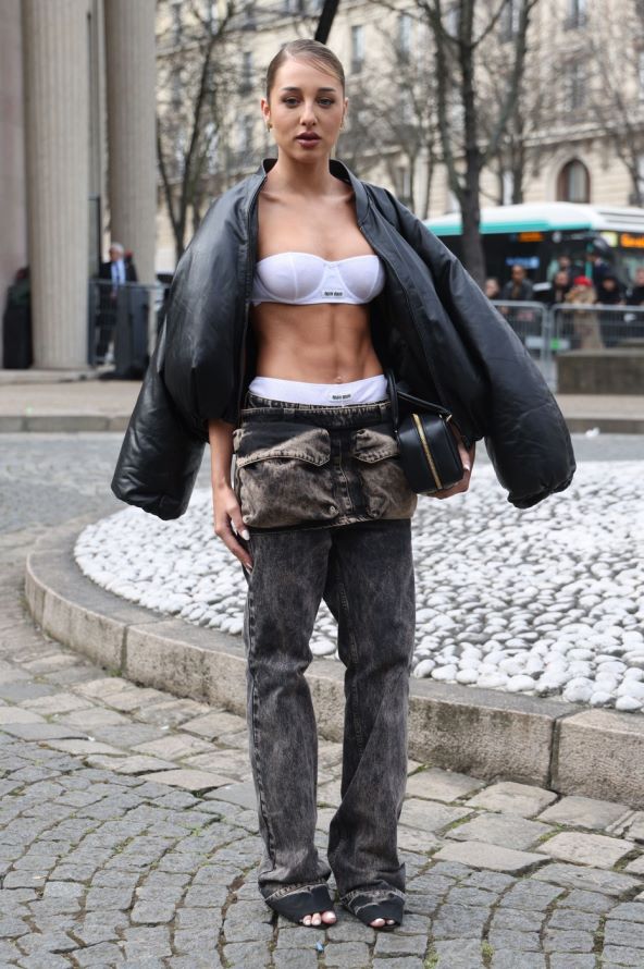 Sivi traper modni trend 2024