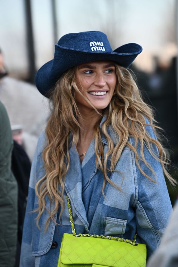 Street style inspiracija kako nositi traper od glave do pete