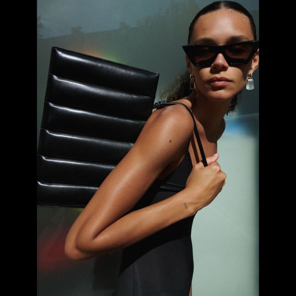 Dostupna je nova kolekcija slavne dizajnerice Phoebe Philo