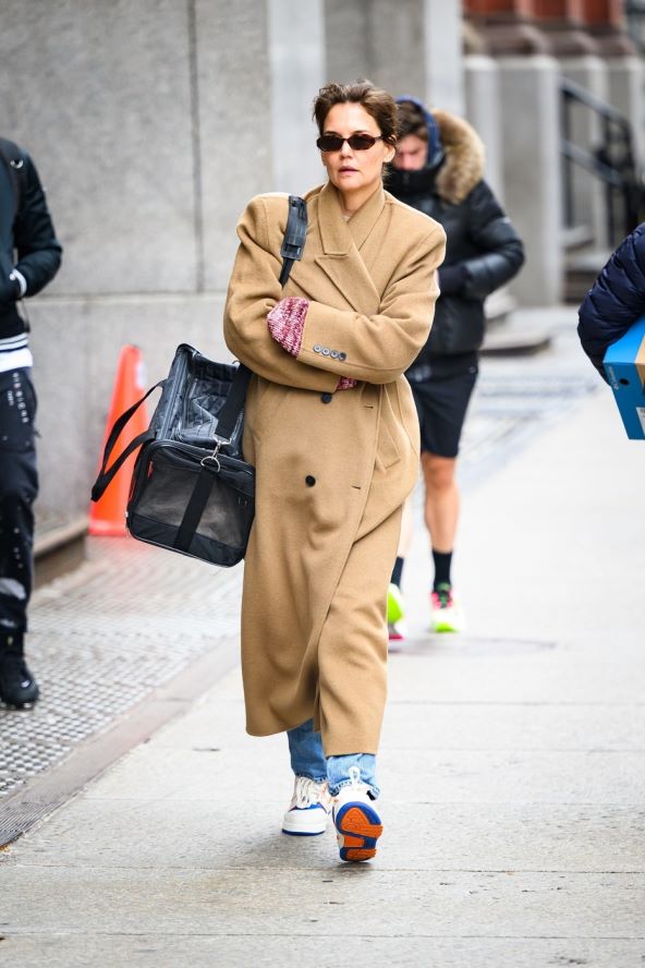 Katie Holmes nosi trendi udobne tenisice