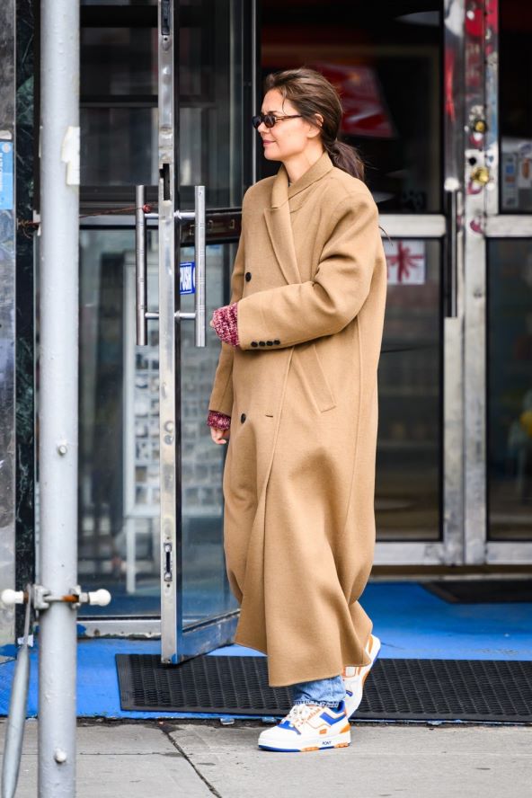 Katie Holmes nosi trendi udobne tenisice