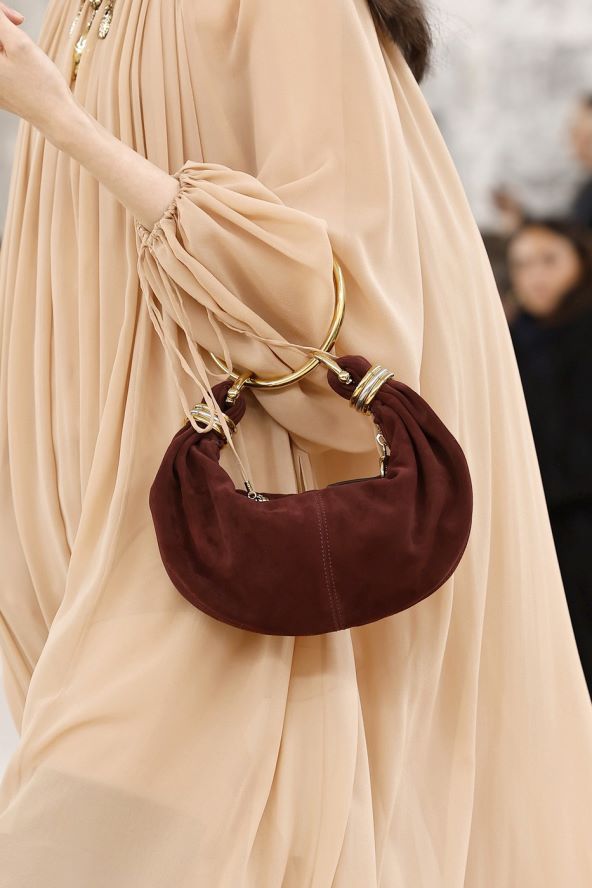 Chloe platforme i torbica s ringom su must have modni detalji