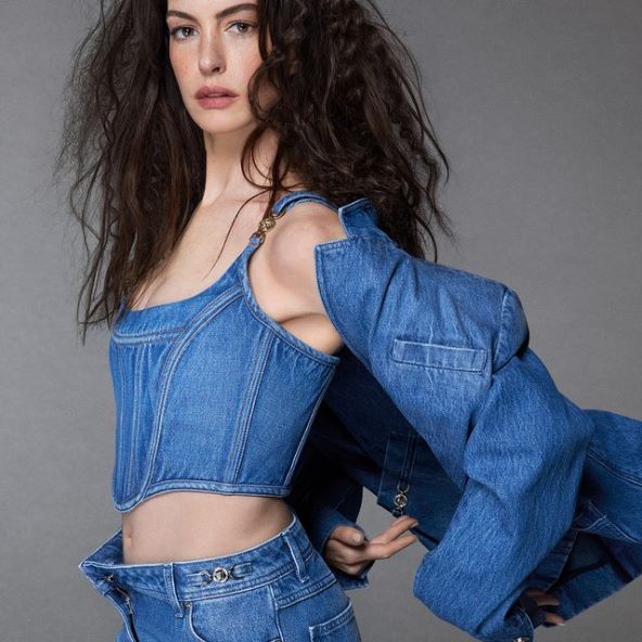 Anne Hathaway i Cillian Murphy su zvijezde nove kampanje Versace Icons