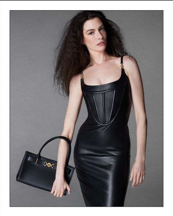 Anne Hathaway i Cillian Murphy su zvijezde nove kampanje Versace Icons