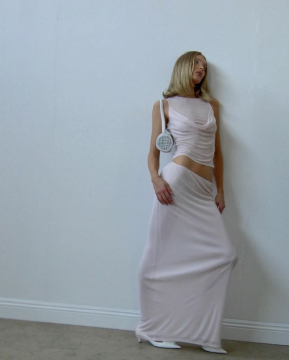 Kako nositi elegantne haljine poput modela Else Hosk