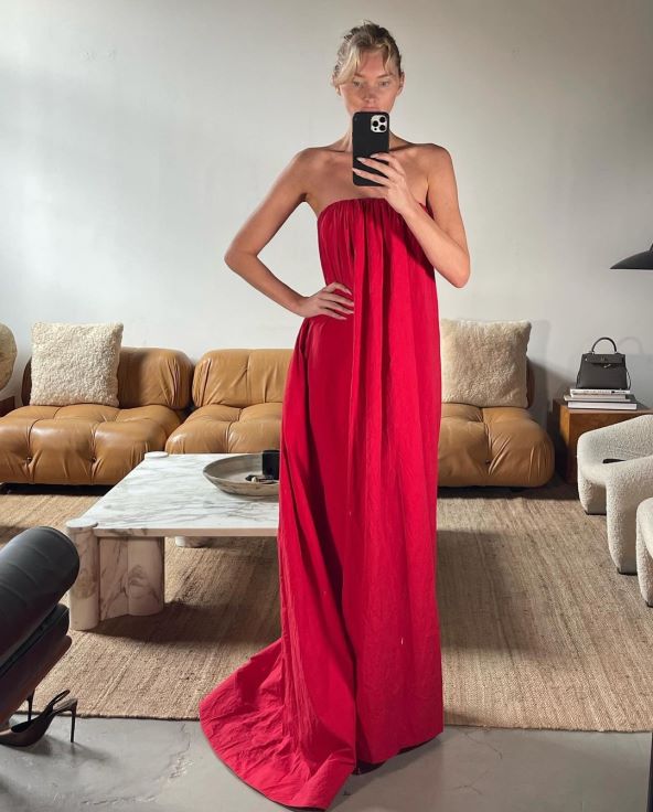 Kako nositi elegantne haljine poput modela Else Hosk