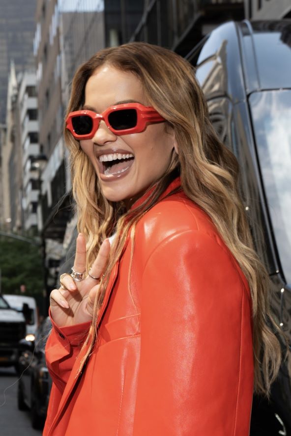 Rita Ora u 5 odličnih crvenih modnih izdanja