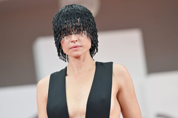 Kasia Smutniak u Veneciji oduševila total black modom