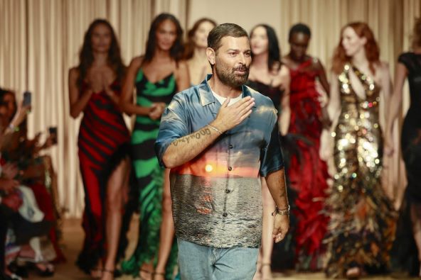 Modna kuća Roberto Cavalli održala prvu reviju nakon smrti velikog dizajnera