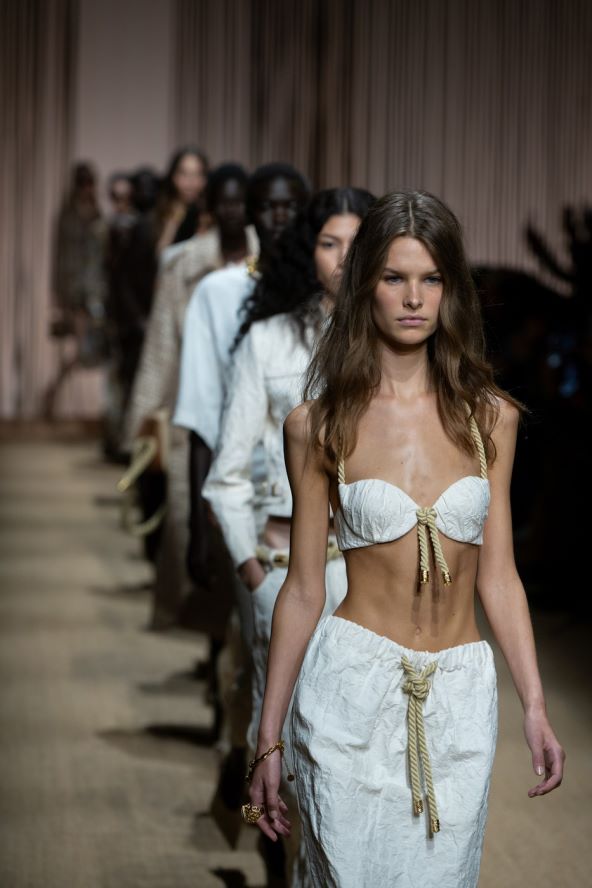 Modna kuća Roberto Cavalli održala prvu reviju nakon smrti velikog dizajnera