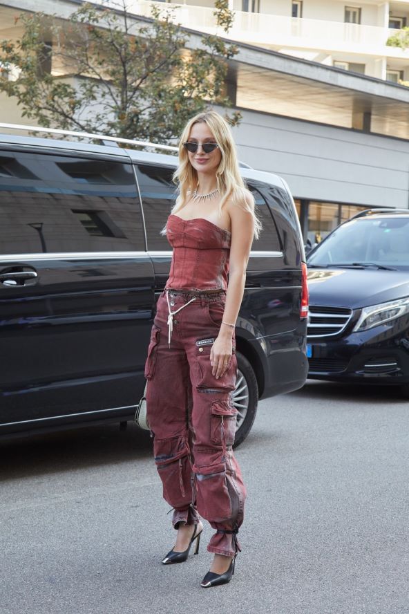 Burgundy boja street style Milano 2024