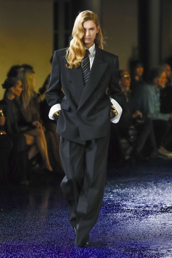 Saint Laurent u Parizu predstavio ženstvenu kolekciju za proljeće 2025