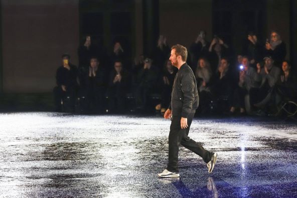 Saint Laurent u Parizu predstavio ženstvenu kolekciju za proljeće 2025