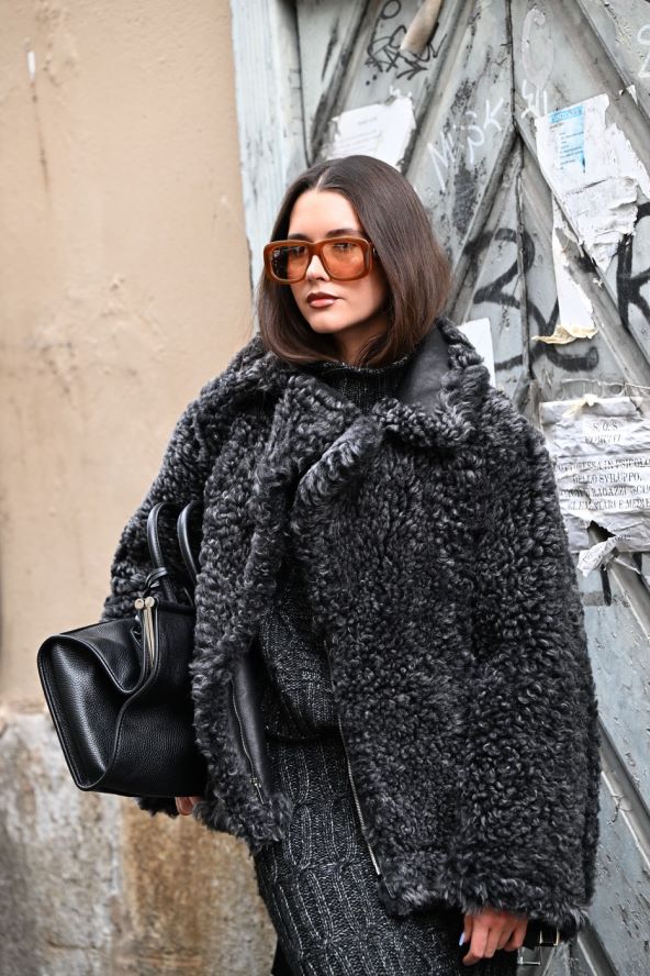Siva boja street style jesen 2024