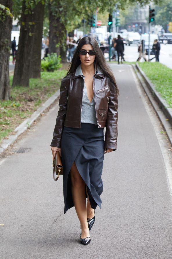 Čokoladno smeđa boja street style jesen 2024