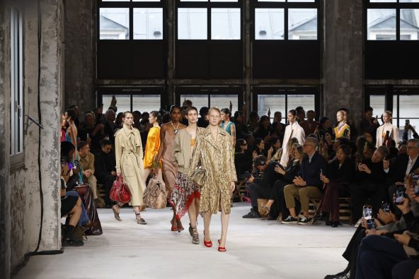 U Parizu je predstavljena nova kolekcija modne kuće Dries Van Noten