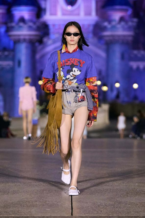 Coperni održao reviju u Disneylandu a pistom je prošetala i Kylie Jenner