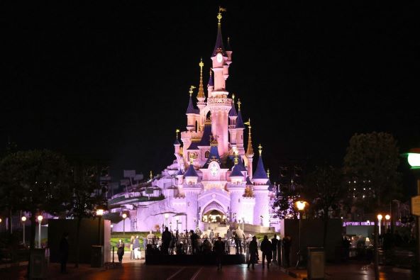 Coperni održao reviju u Disneylandu a pistom je prošetala i Kylie Jenner