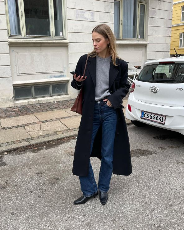 Ove jeseni nosimo elegantne tamnoplave traperice