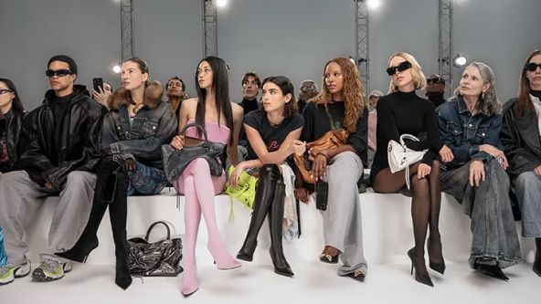 Balenciaga predstavlja trendi model torbe Le City Bag