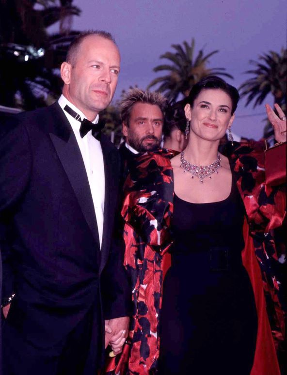 Demi Moore stil iz devedesetih