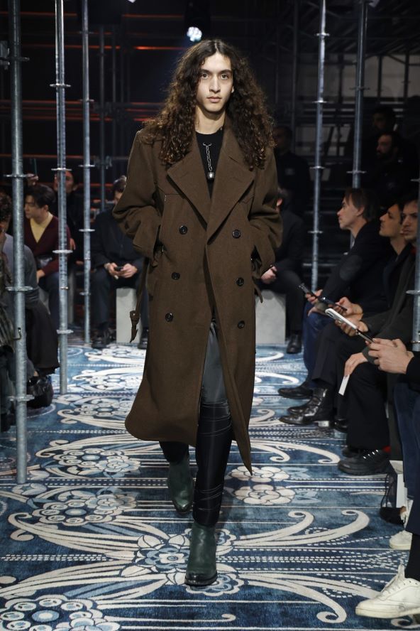 Prada modna revija muške mode za jesen 2025