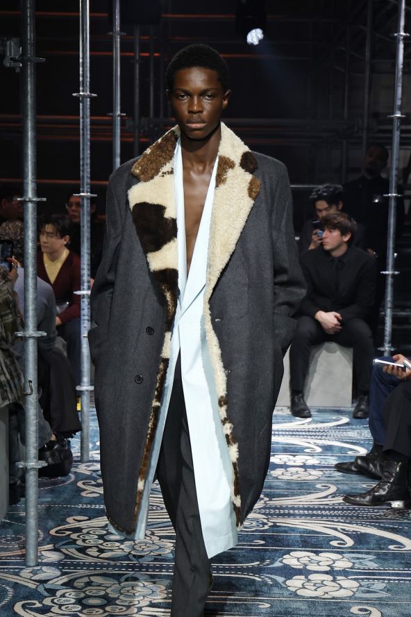 Prada modna revija muške mode za jesen 2025
