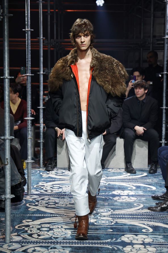 Prada modna revija muške mode za jesen 2025