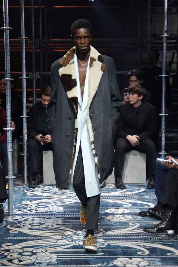 Prada modna revija muške mode za jesen 2025