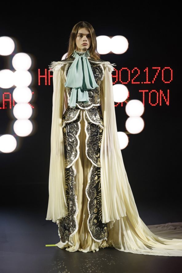 Alessandro Michele za Valentino priredio spektakl visoke mode